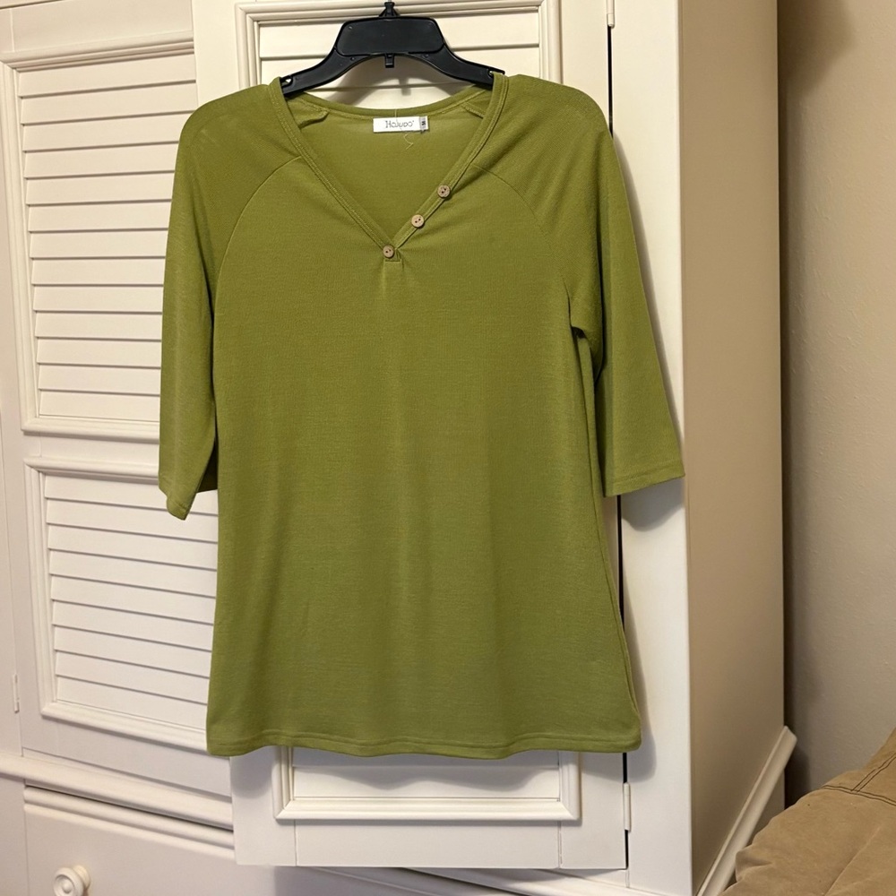 Green Fitted 3/4 Sleeve Polo Blouse